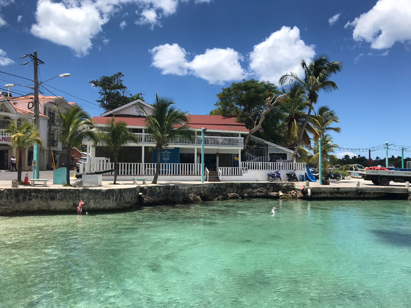 DIVERSE DOMINICAN IMMERSION