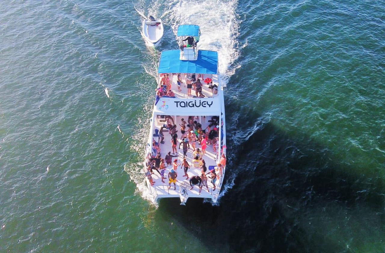 TAIGUEY EMOTIONS GROUP PRIVATE BOOZE CRUISE