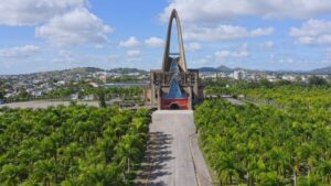 Authentic Dominican tours and trips let you visit the Basilica of Altagracia located in Higuey city. The highest Catholic church in the Dominican republic.