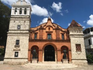 Cultural & Gastronomic Santo Domingo for private leisure small groups and student trips into cultural. religious and spiritual immersion.