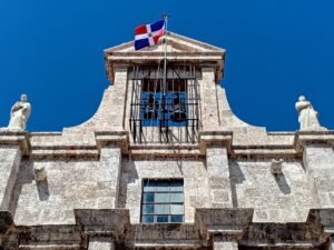 A guided visit to the National Pantheon in Santo Domingo gives travelers an opportunity to learn about important chapters of Dominican history. Professional guides explain the building’s architecture, historical significance, and national heritage.